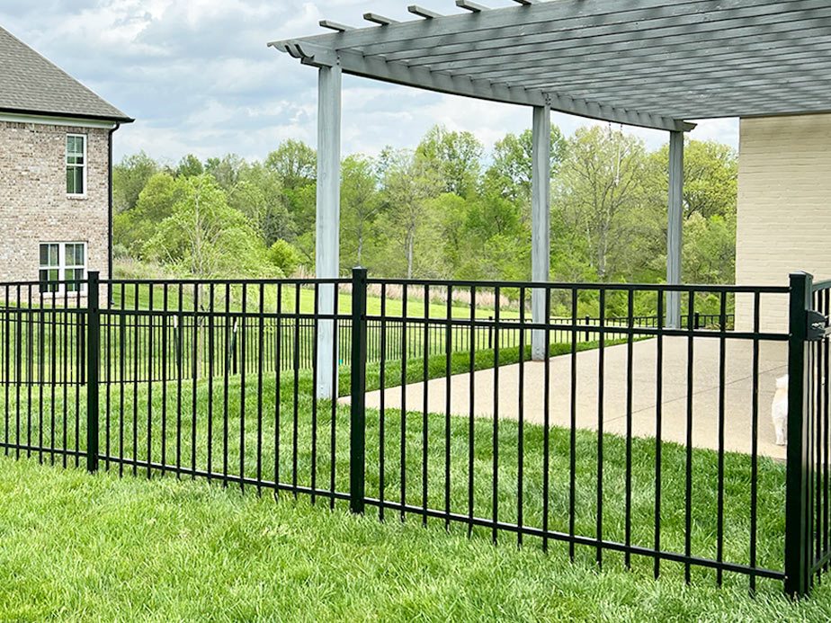 Aluminum Fence Installation Contractor in Louisville Kentucky