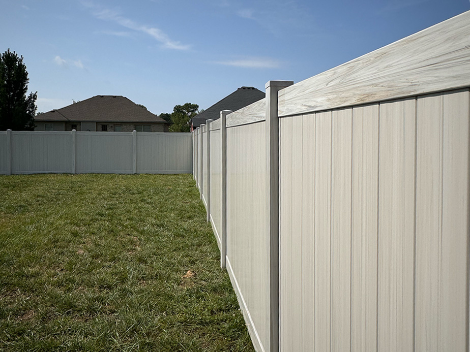 Vinyl Fence Contractor in Louisville Kentucky