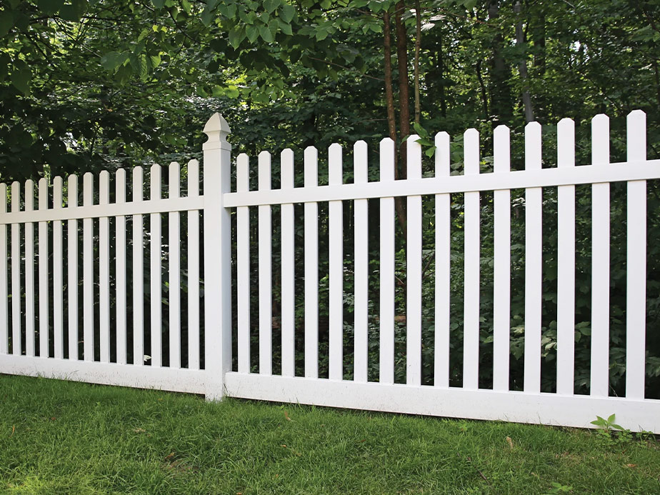Vinyl decorative fencing in Louisville Kentucky