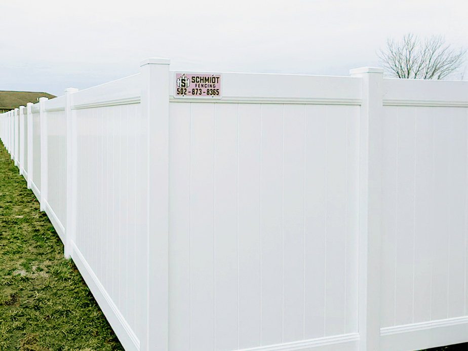Vinyl Fence Installation Contractor in Louisville Kentucky