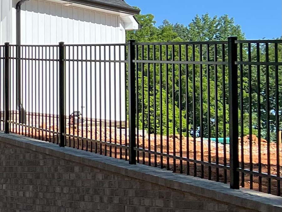 Fence with Aluminum Fence Installation Company in Louisville Kentucky for Residential Properties in Louisville Kentucky