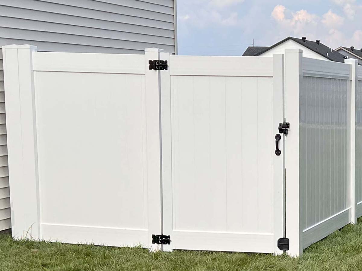 Fence with Louisville Kentucky Vinyl Fence Installation Company in Louisville Kentucky