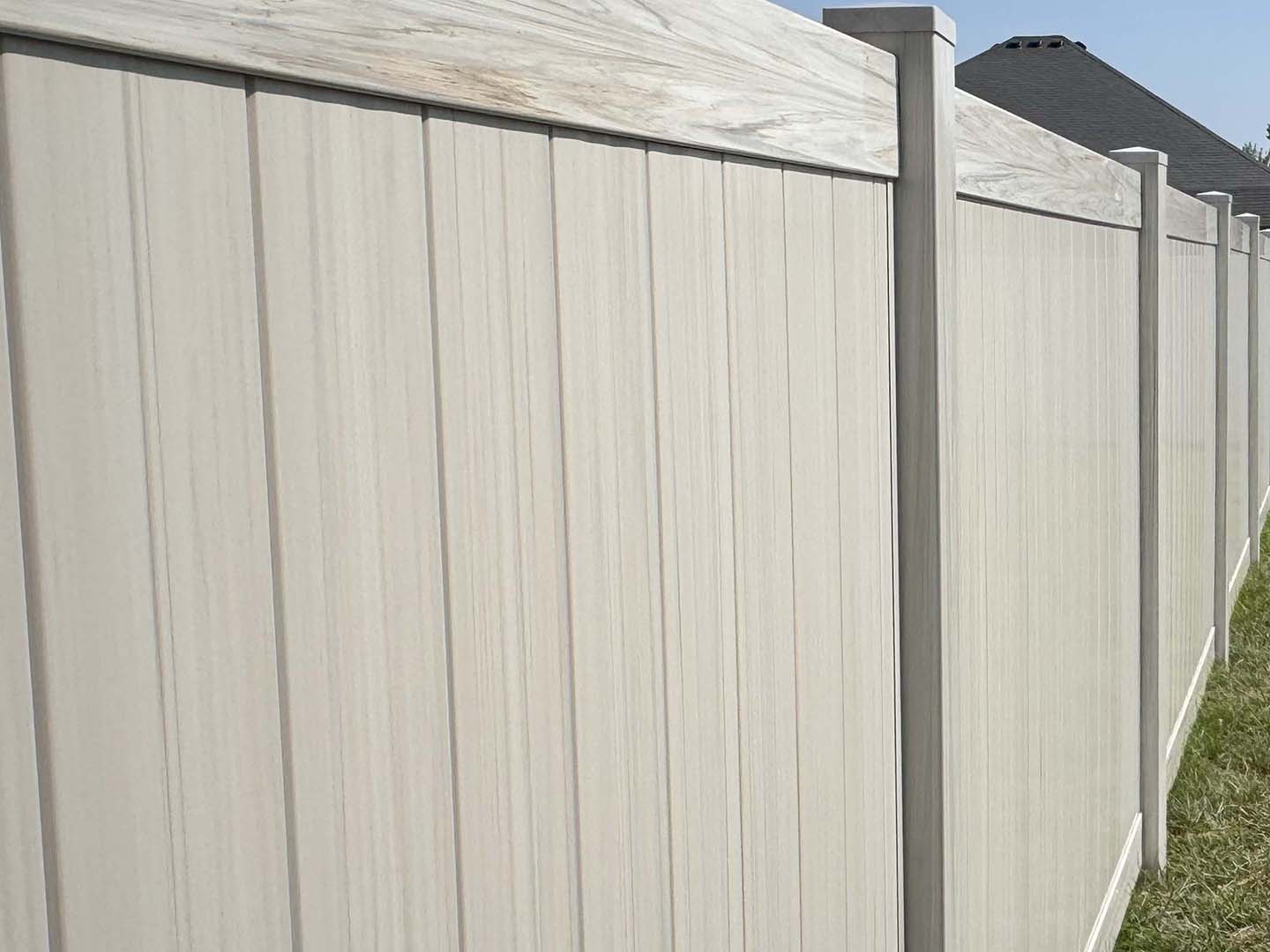 Fence with Vinyl Privacy Fence for Residential Properties in Louisville Kentucky in Louisville Kentucky